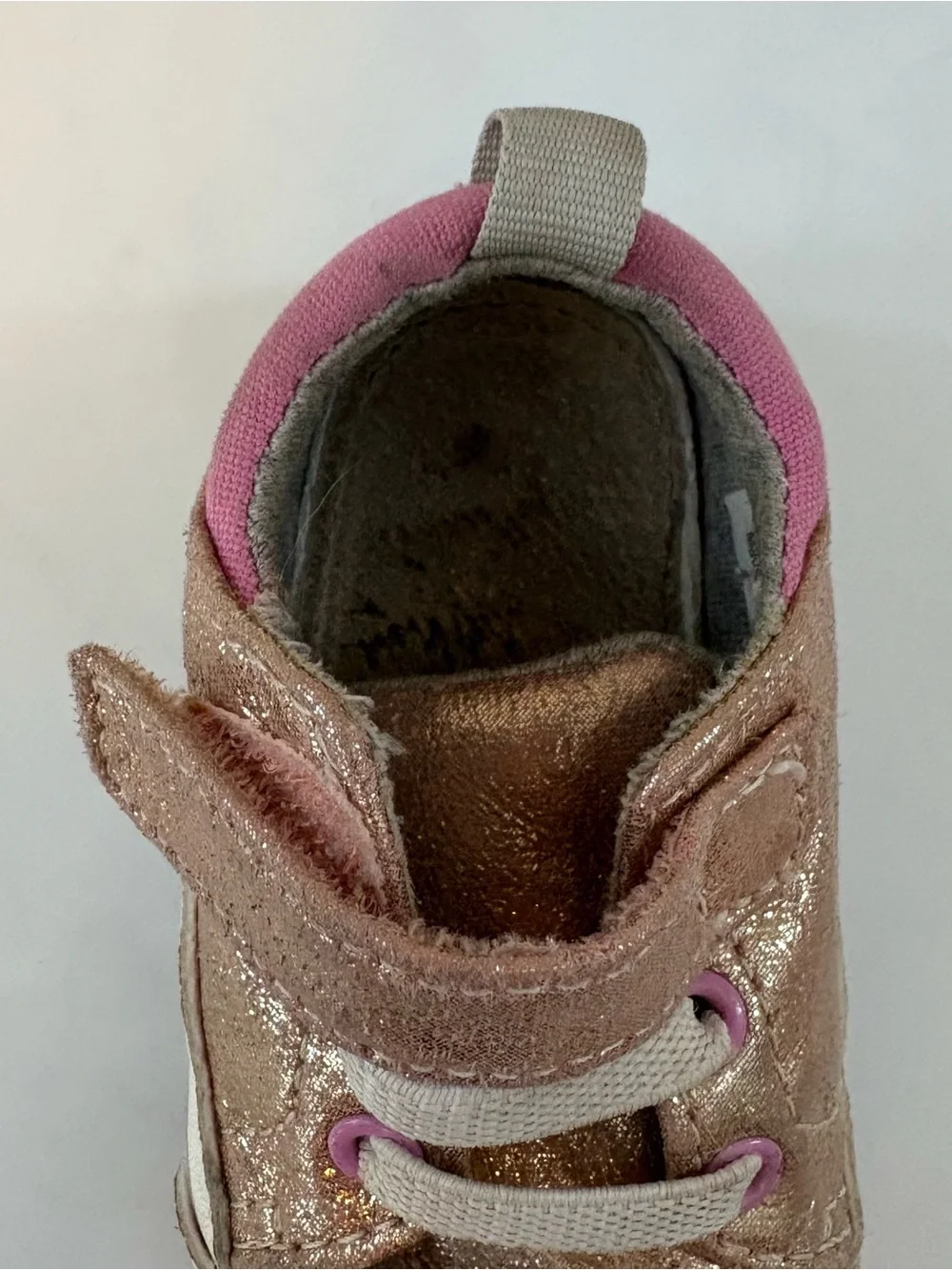 See Kai Run Baby Girls' Stevie II INF shimmer rose gold Sneakers size 4